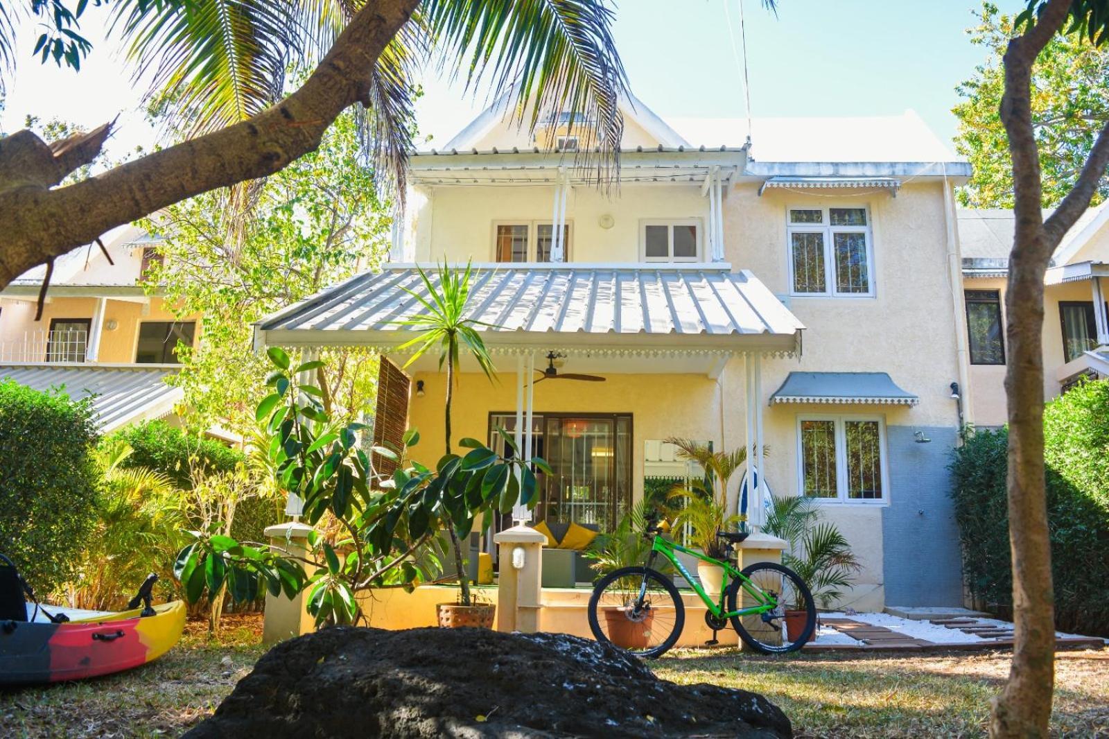 Wolmar Flic En Flac 3 Bedroom Beach Villa Экстерьер фото